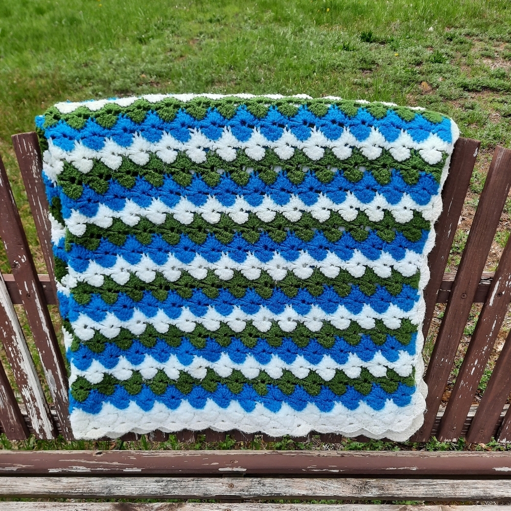Handmade crocheted green blue white scalloped edge throw afghan blanket